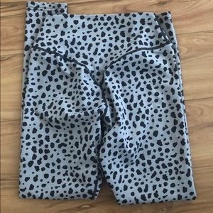 Snow leopard Balance Athletica leggings